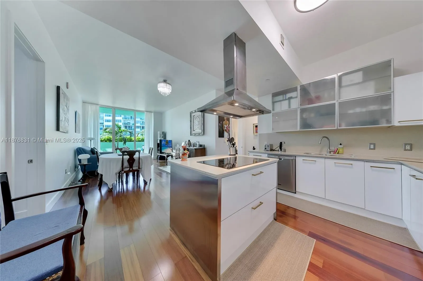 218 SE 14th St, #803