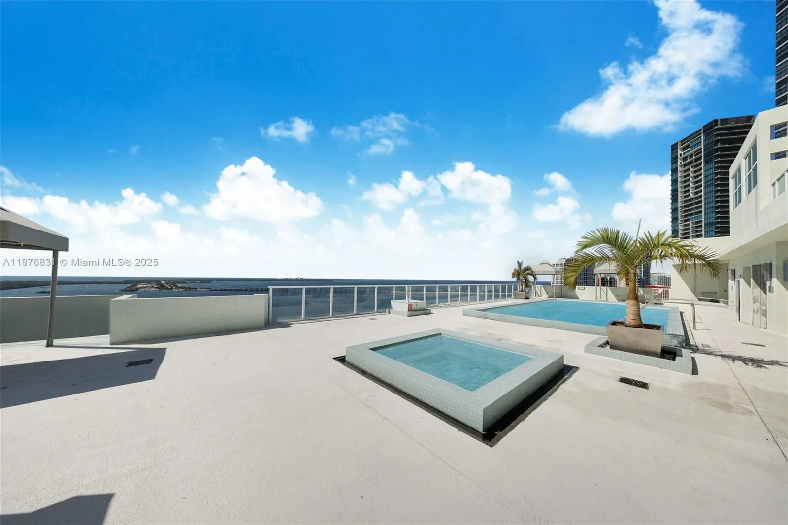218 SE 14th St, #803