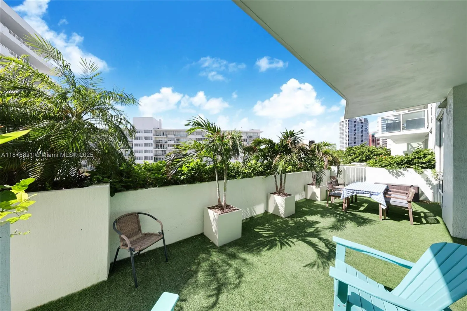 218 SE 14th St, #803