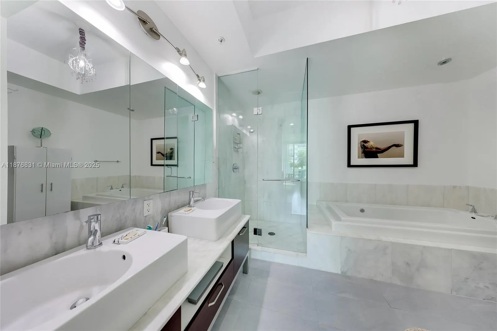 218 SE 14th St, #803