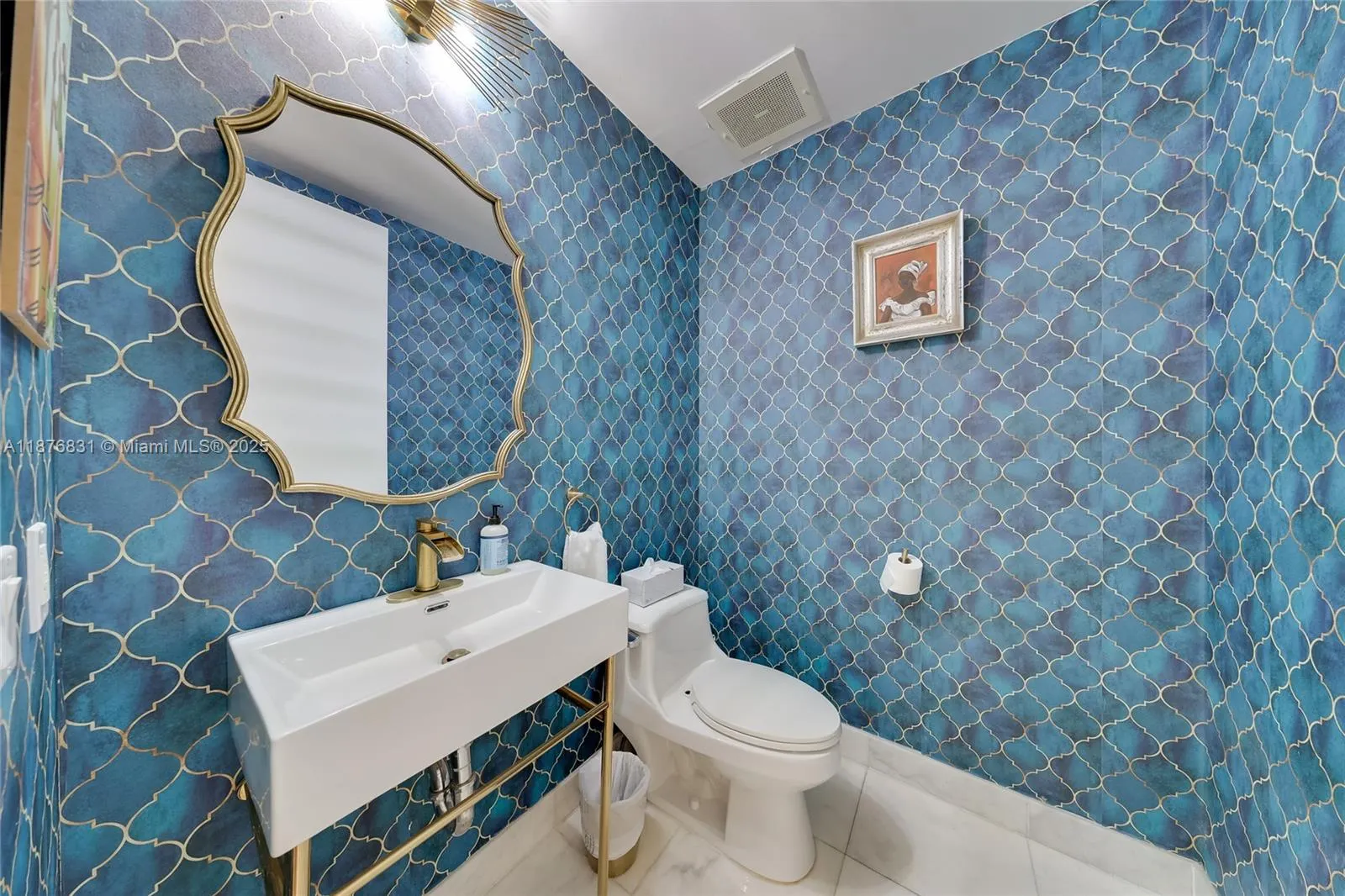 218 SE 14th St, #803