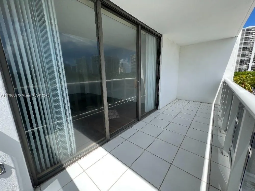 3675 N Country Club Dr, #507