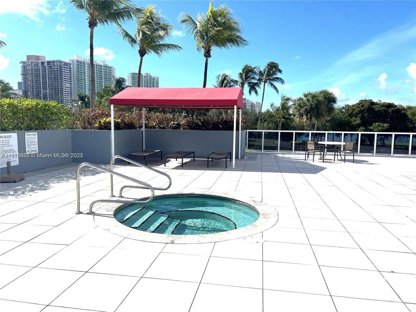 3675 N Country Club Dr, #507