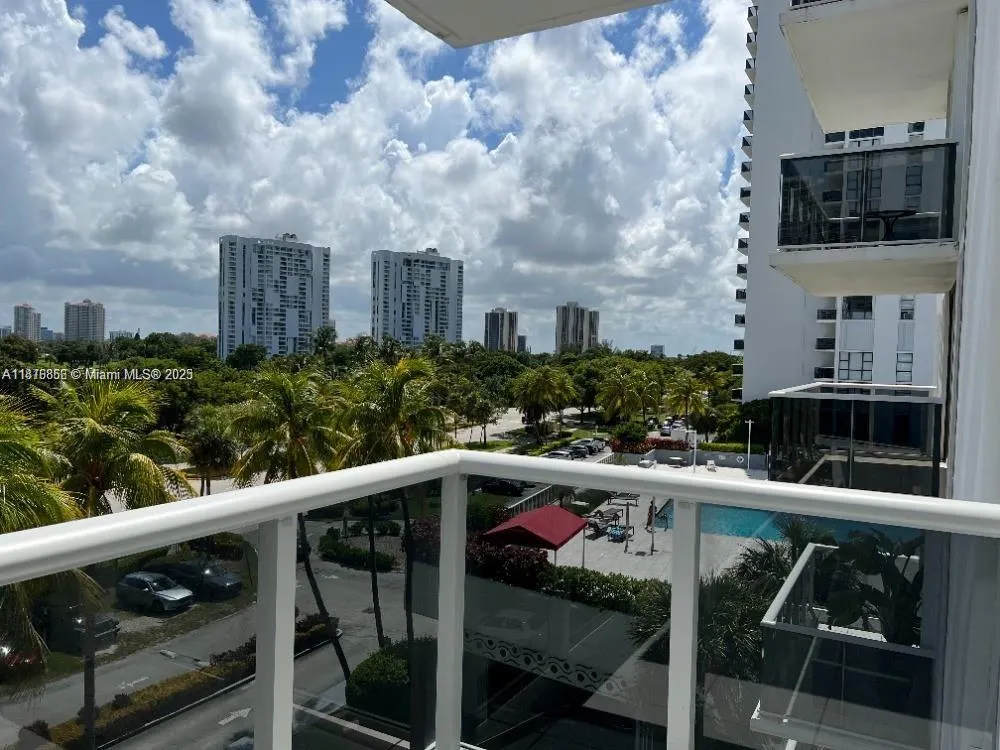 3675 N Country Club Dr, #507