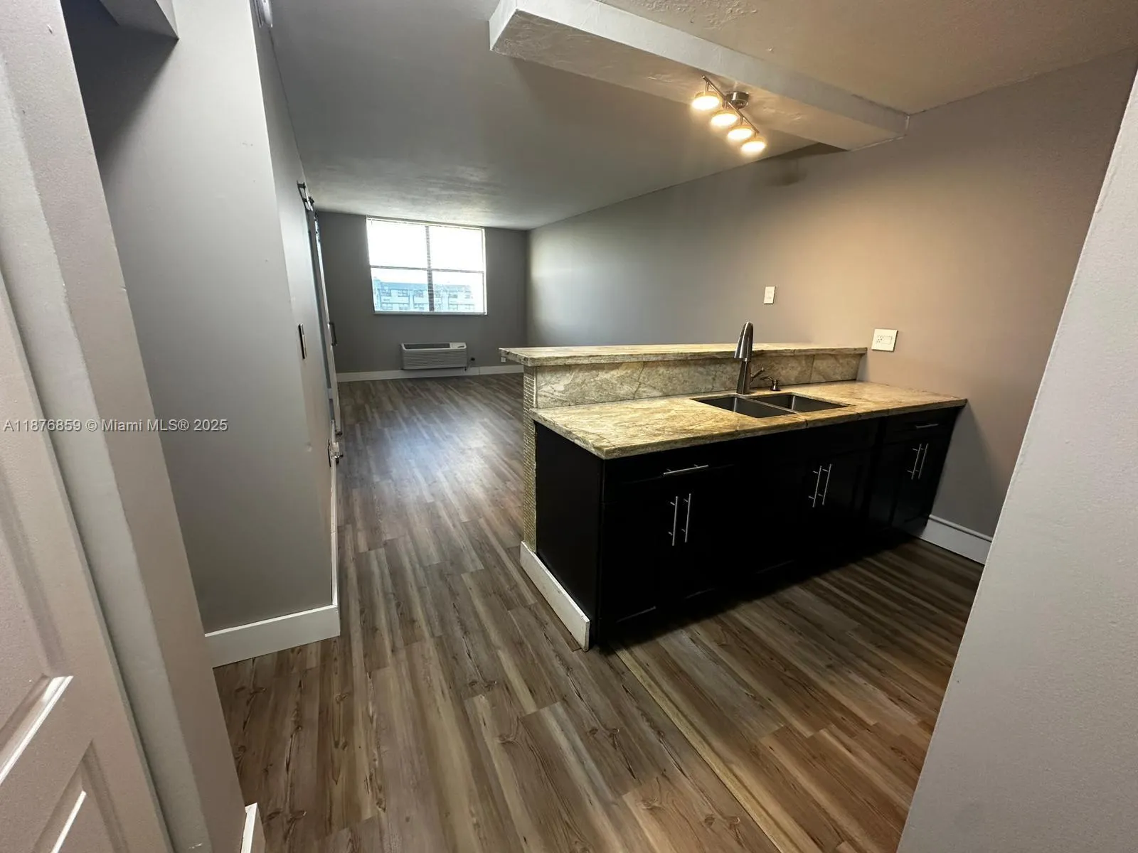 2401 Riverside Dr, #511-B