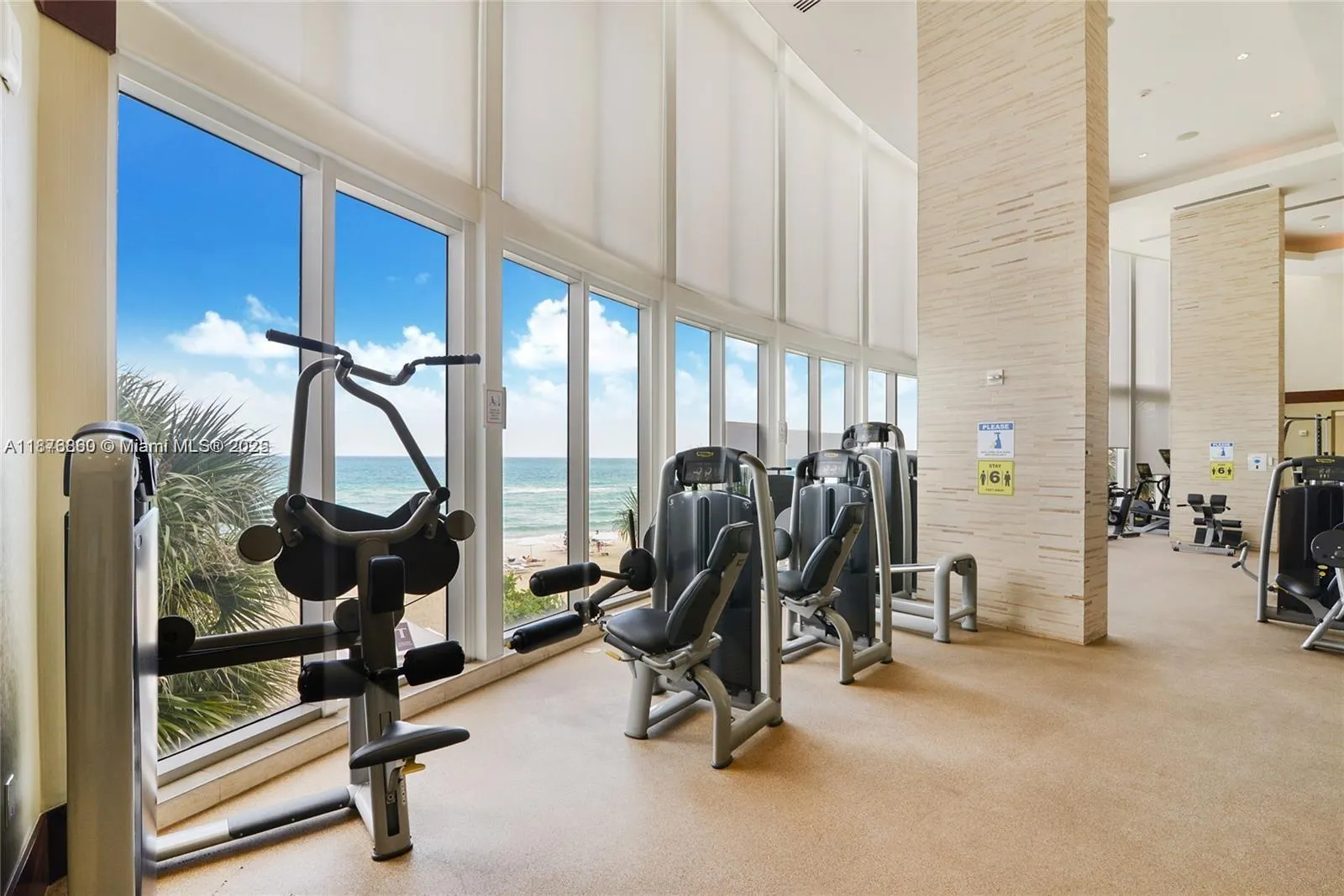 15811 Collins Ave, #704
