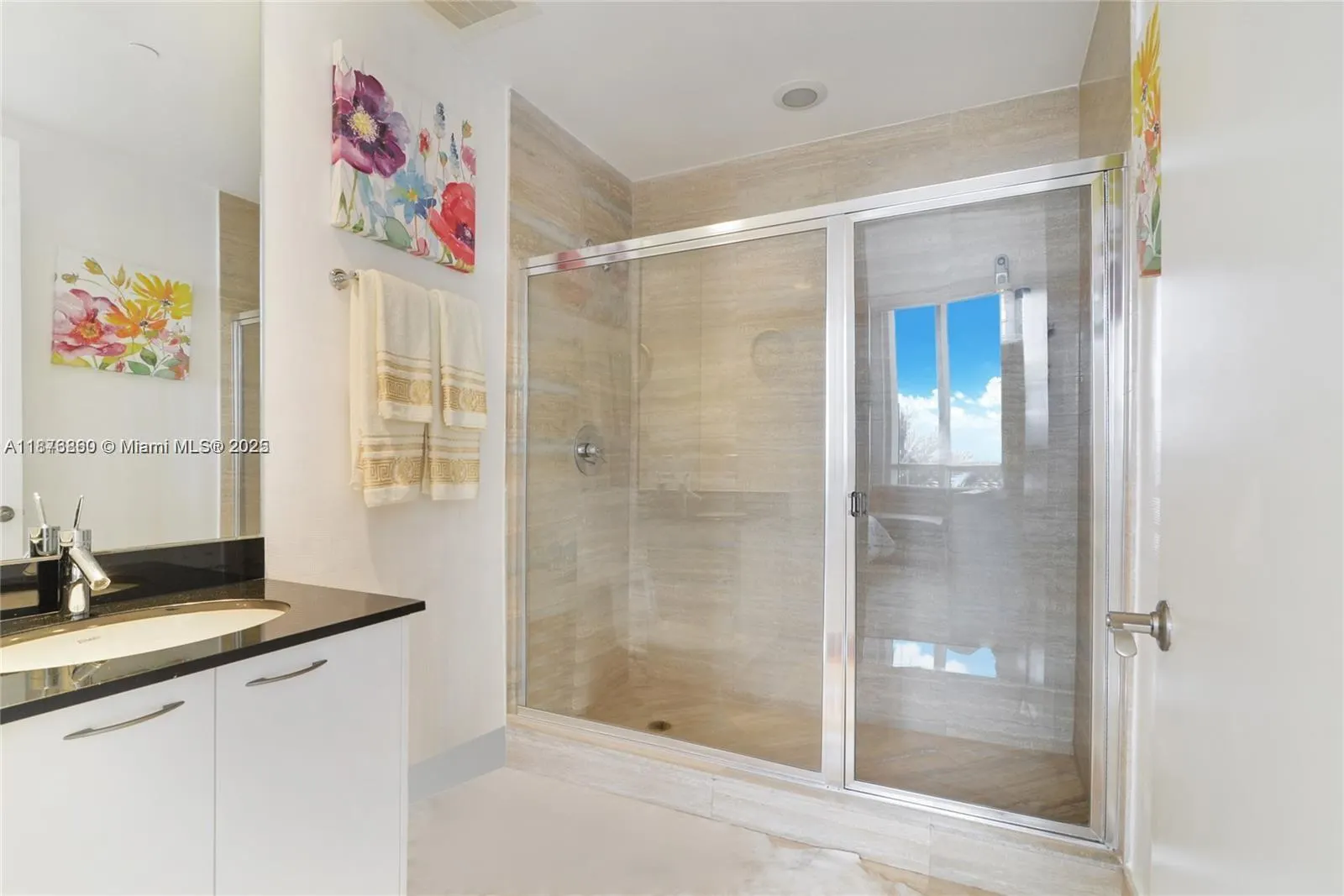 15811 Collins Ave, #704