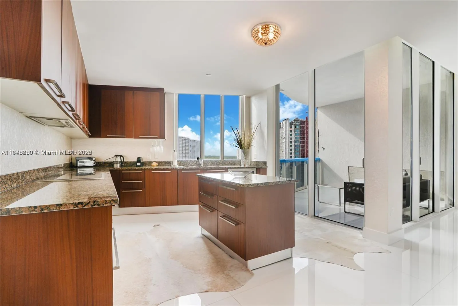 15811 Collins Ave, #704
