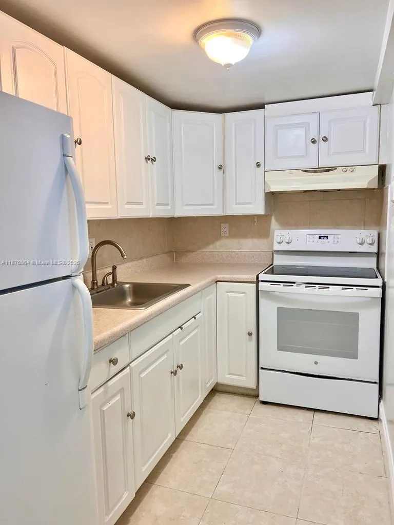 7820 NE Bayshore Ct, #207