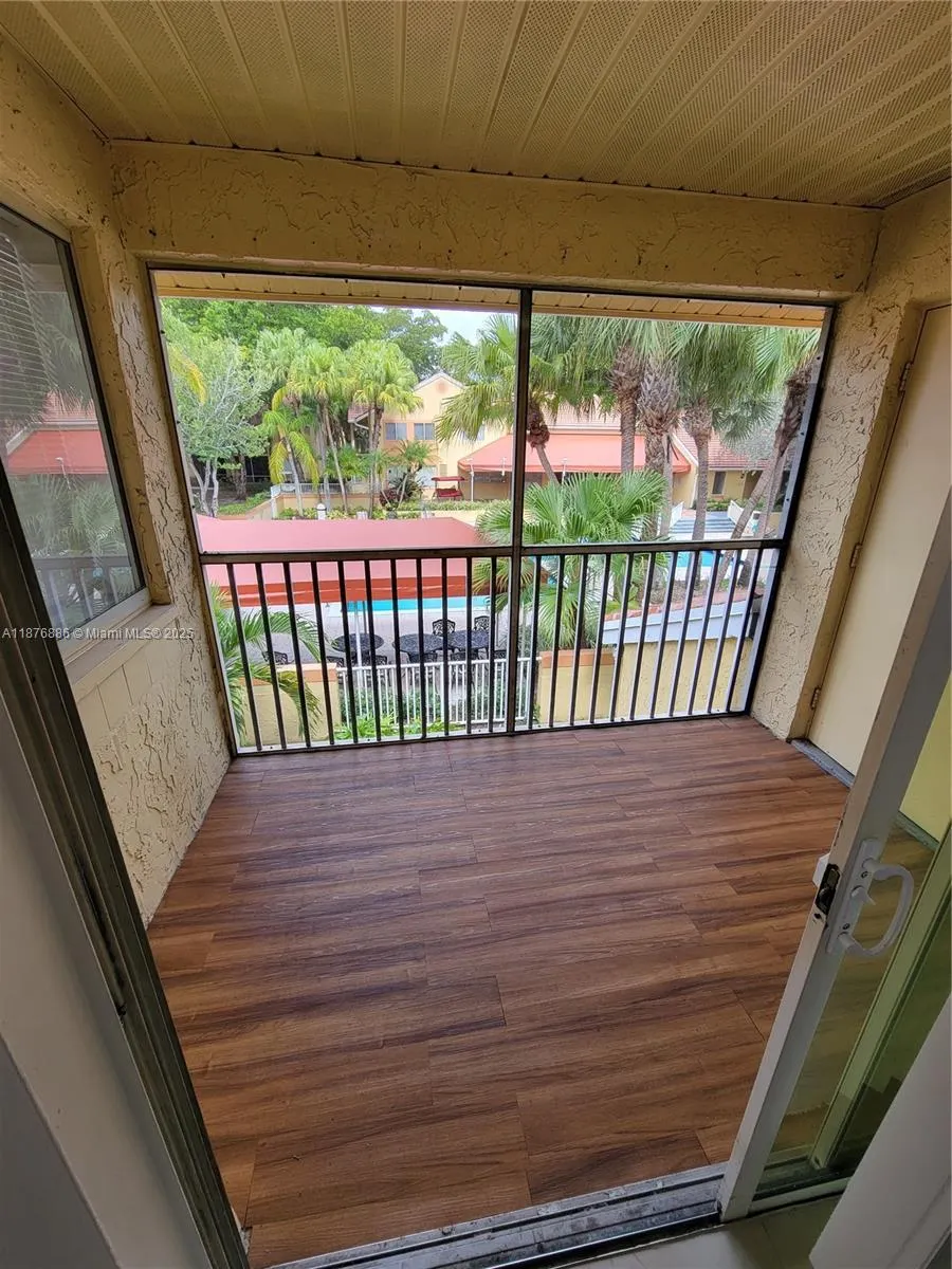 958 Coral Club Dr, #958
