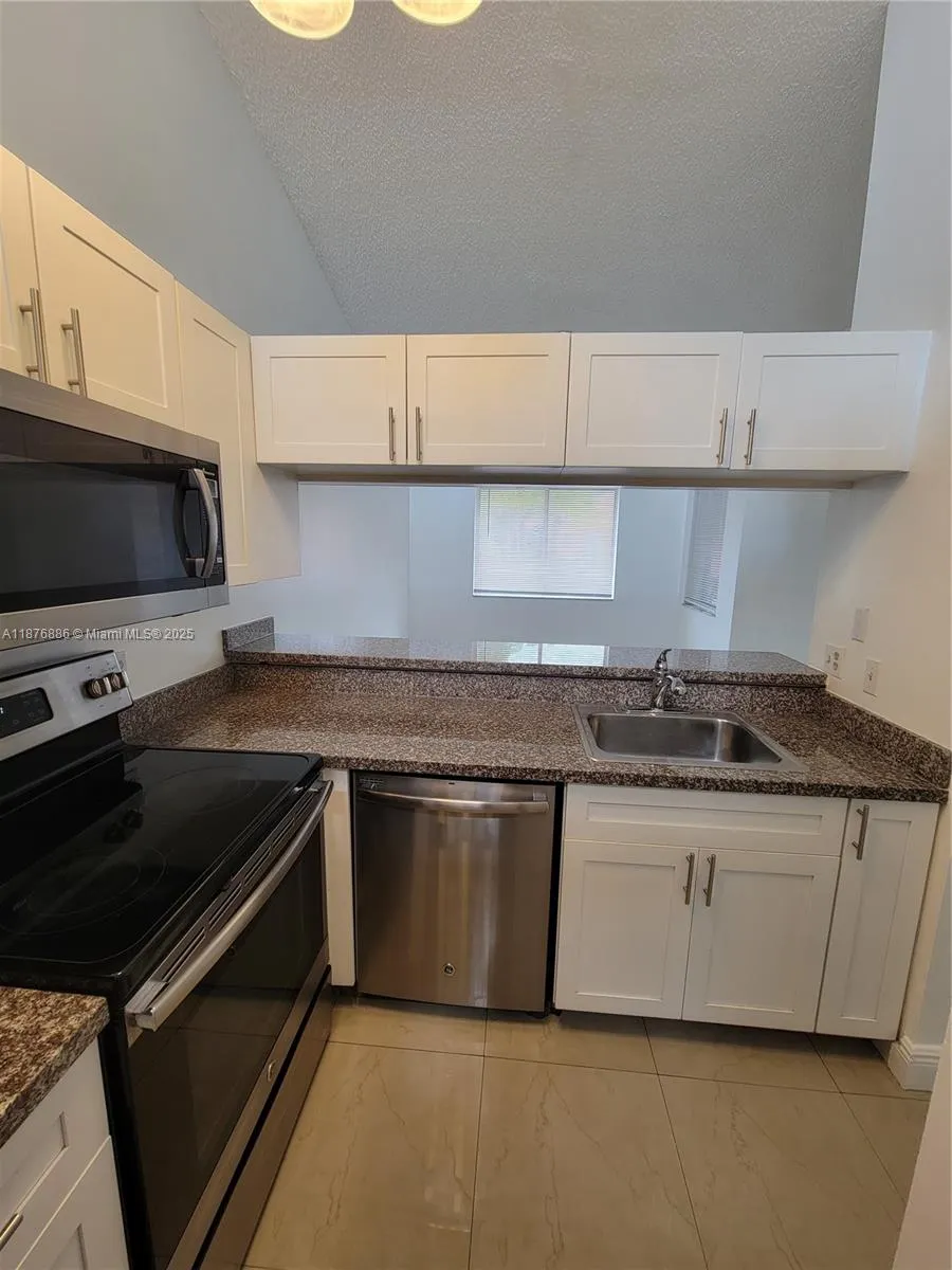 958 Coral Club Dr, #958