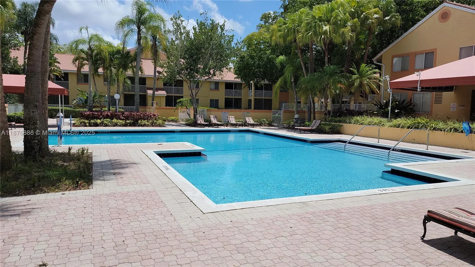 958 Coral Club Dr, #958