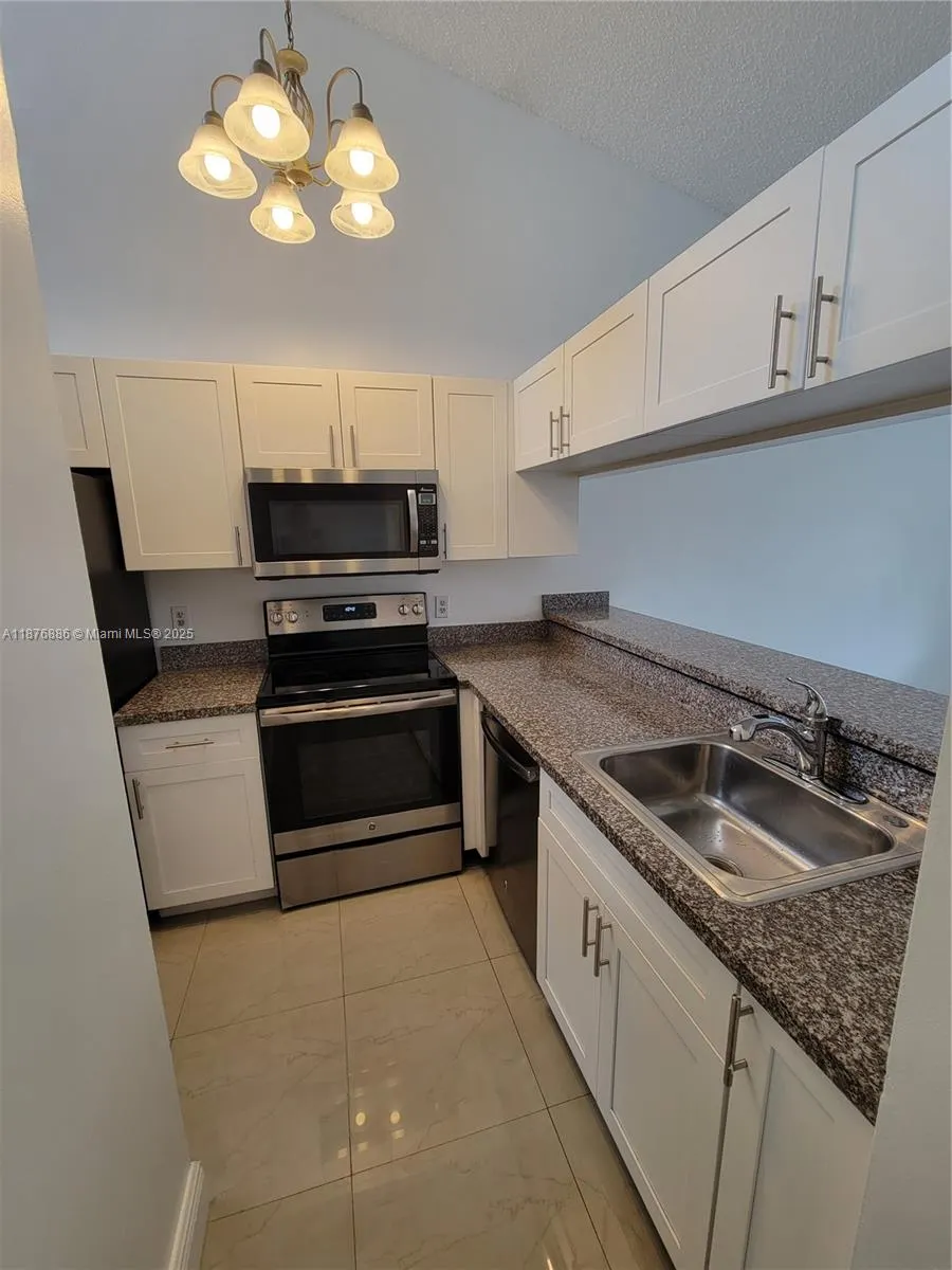 958 Coral Club Dr, #958