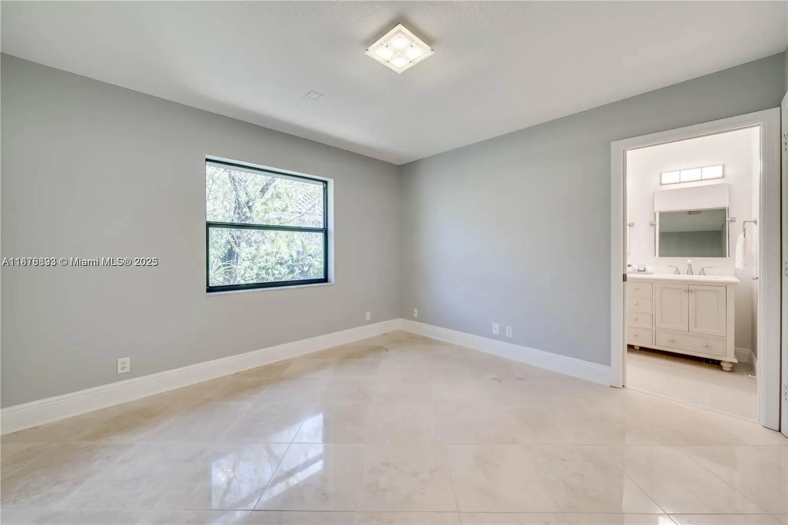 1180 Manor Court