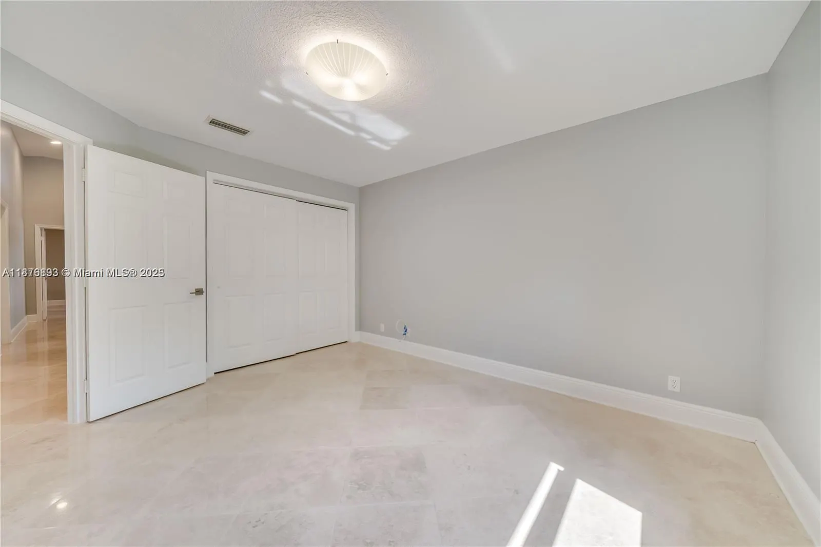 1180 Manor Court