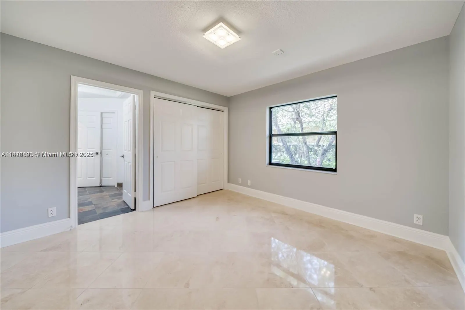 1180 Manor Court