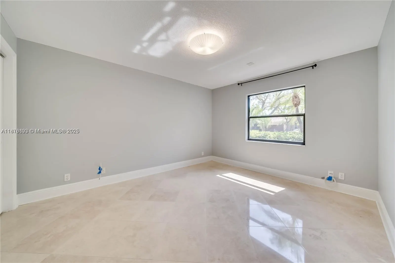 1180 Manor Court