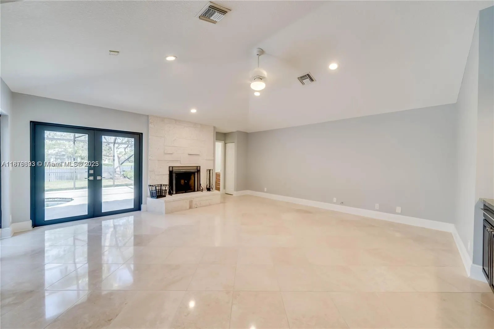 1180 Manor Court