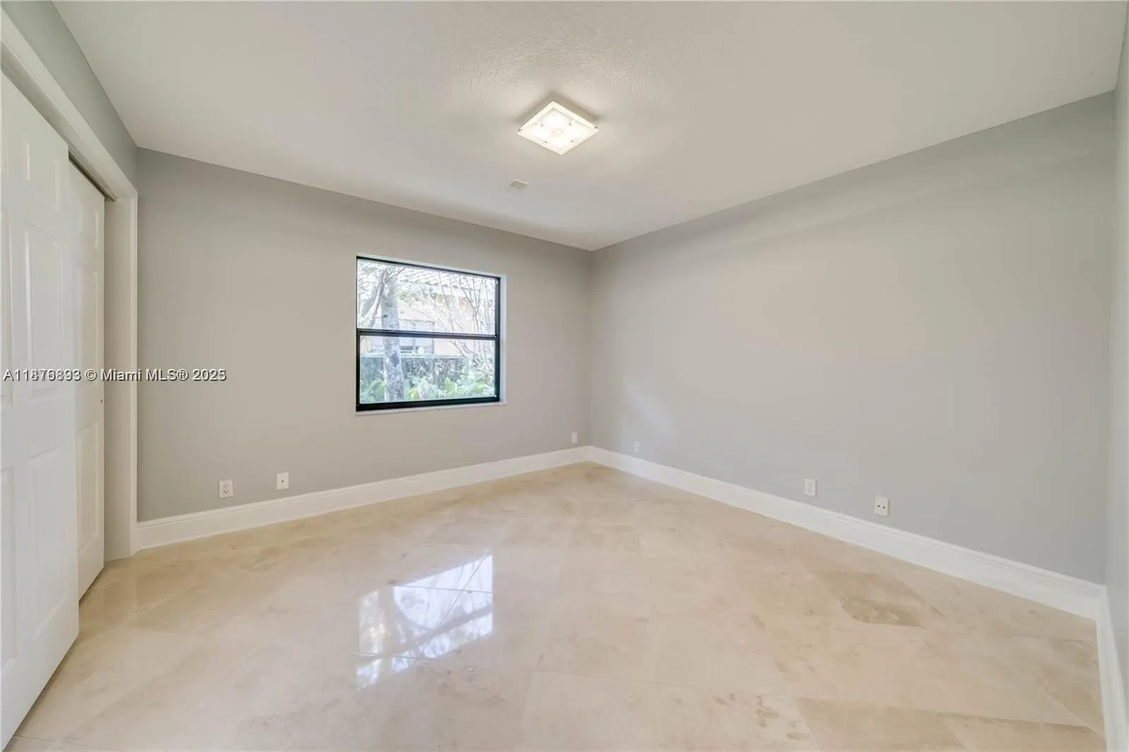 1180 Manor Court