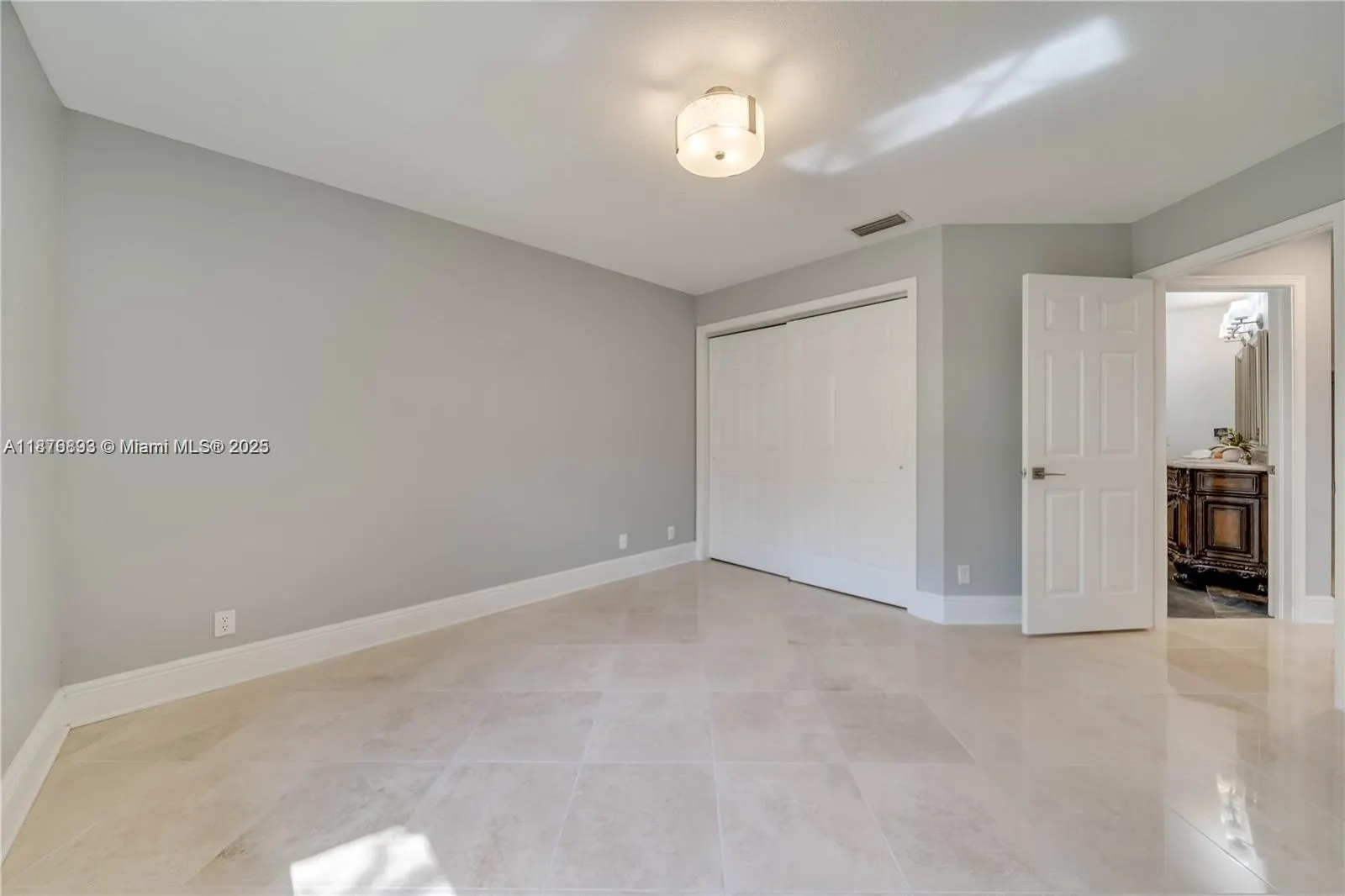 1180 Manor Court