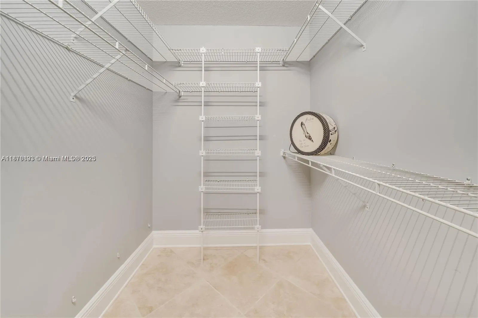 1180 Manor Court