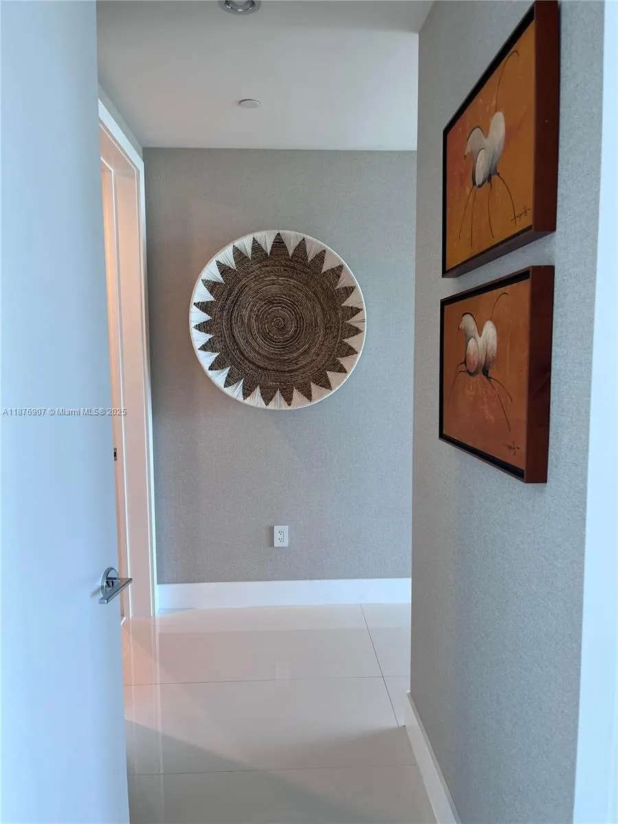 10201 Collins Ave, #301