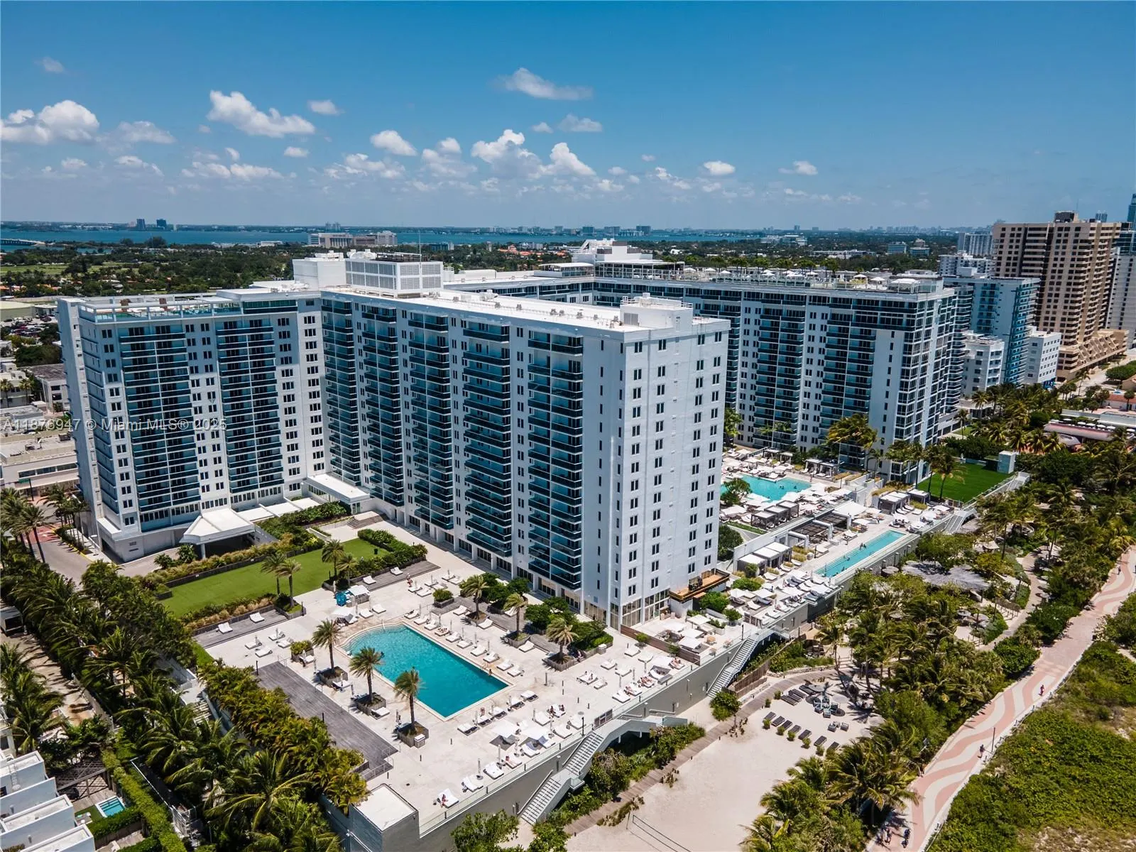 2301 Collins Ave, #303