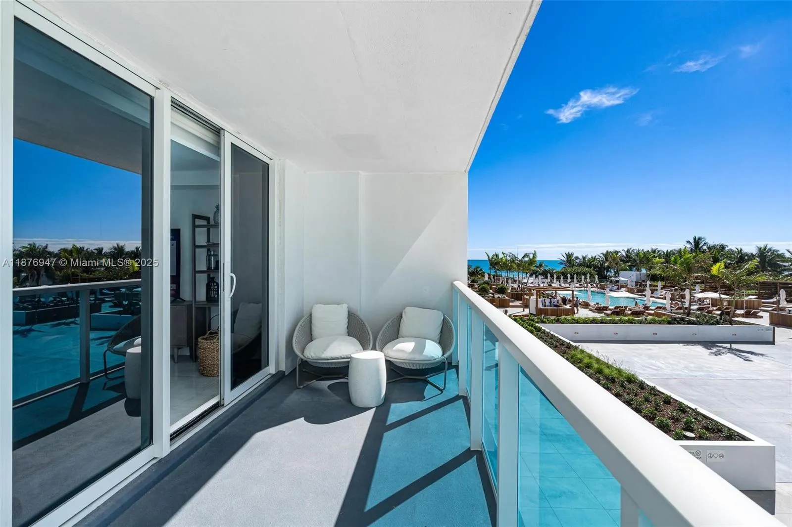 2301 Collins Ave, #303