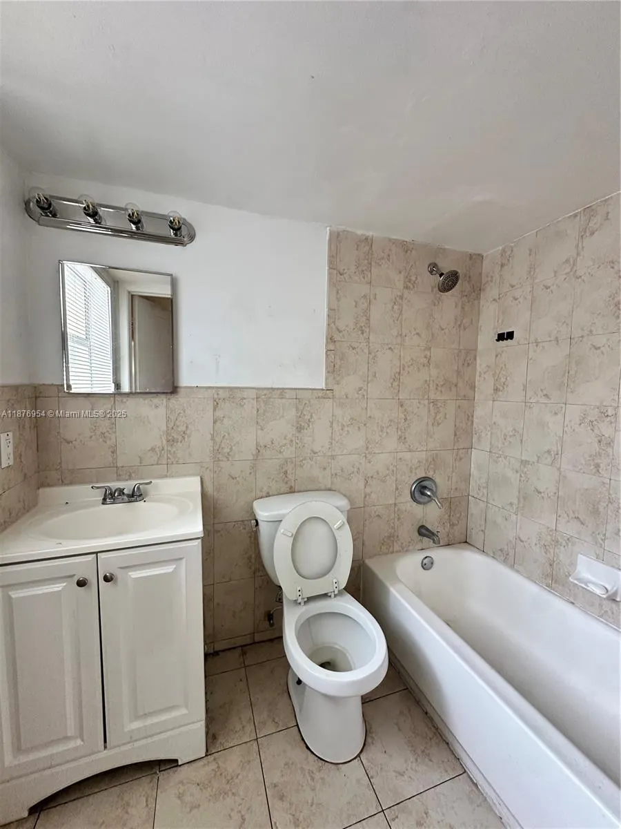 95 NE 41st St, #M189