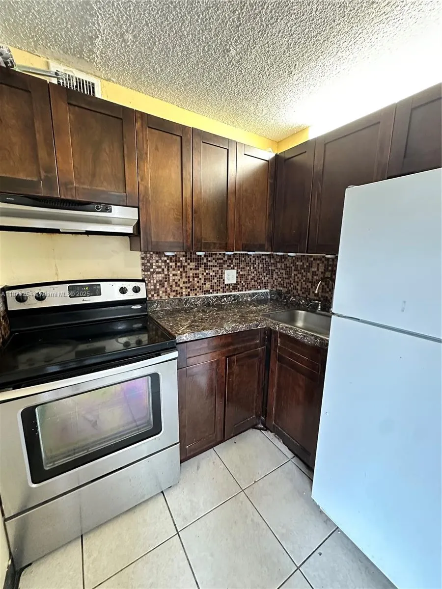 95 NE 41st St, #M189