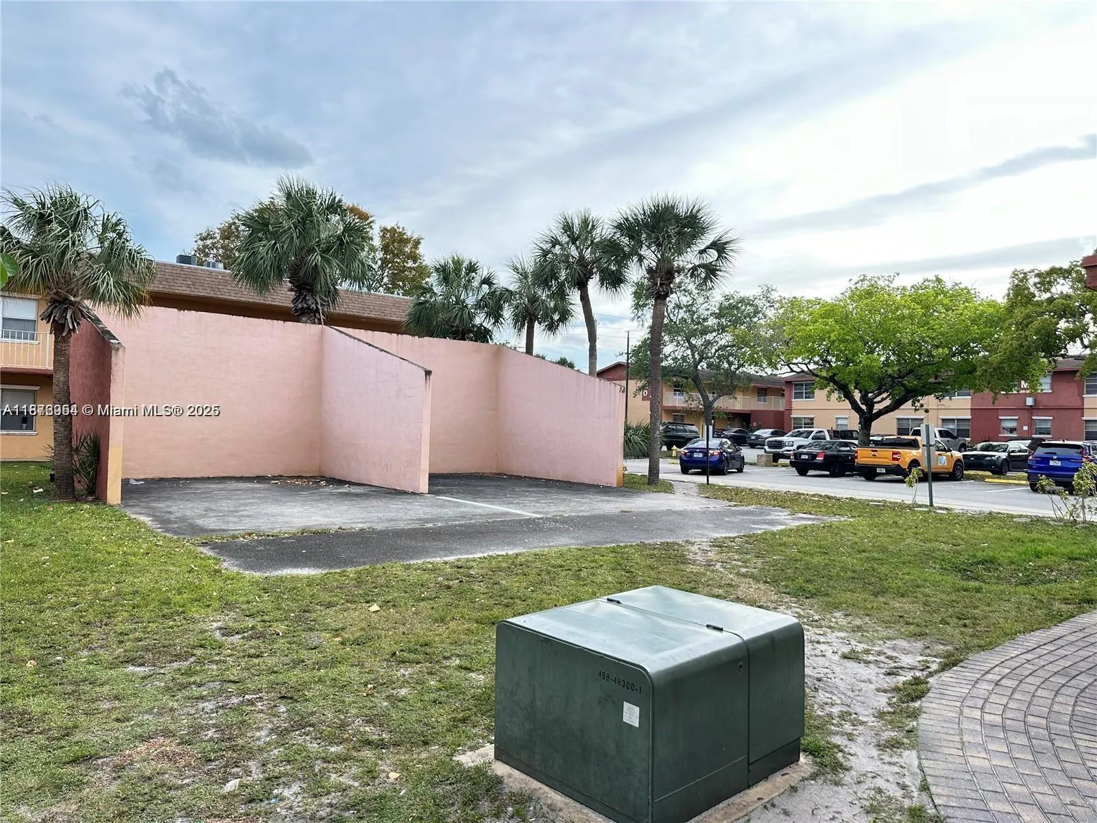 95 NE 41st St, #M189