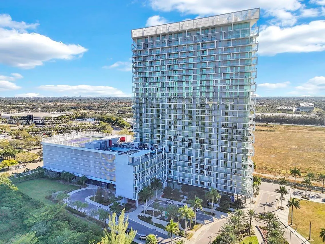 2000 Metropica Way, #907