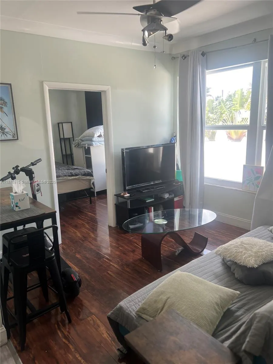 1320 Drexel Ave, #301