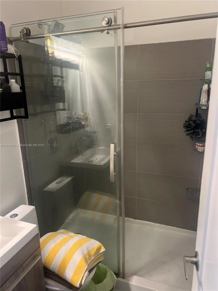 1320 Drexel Ave, #301