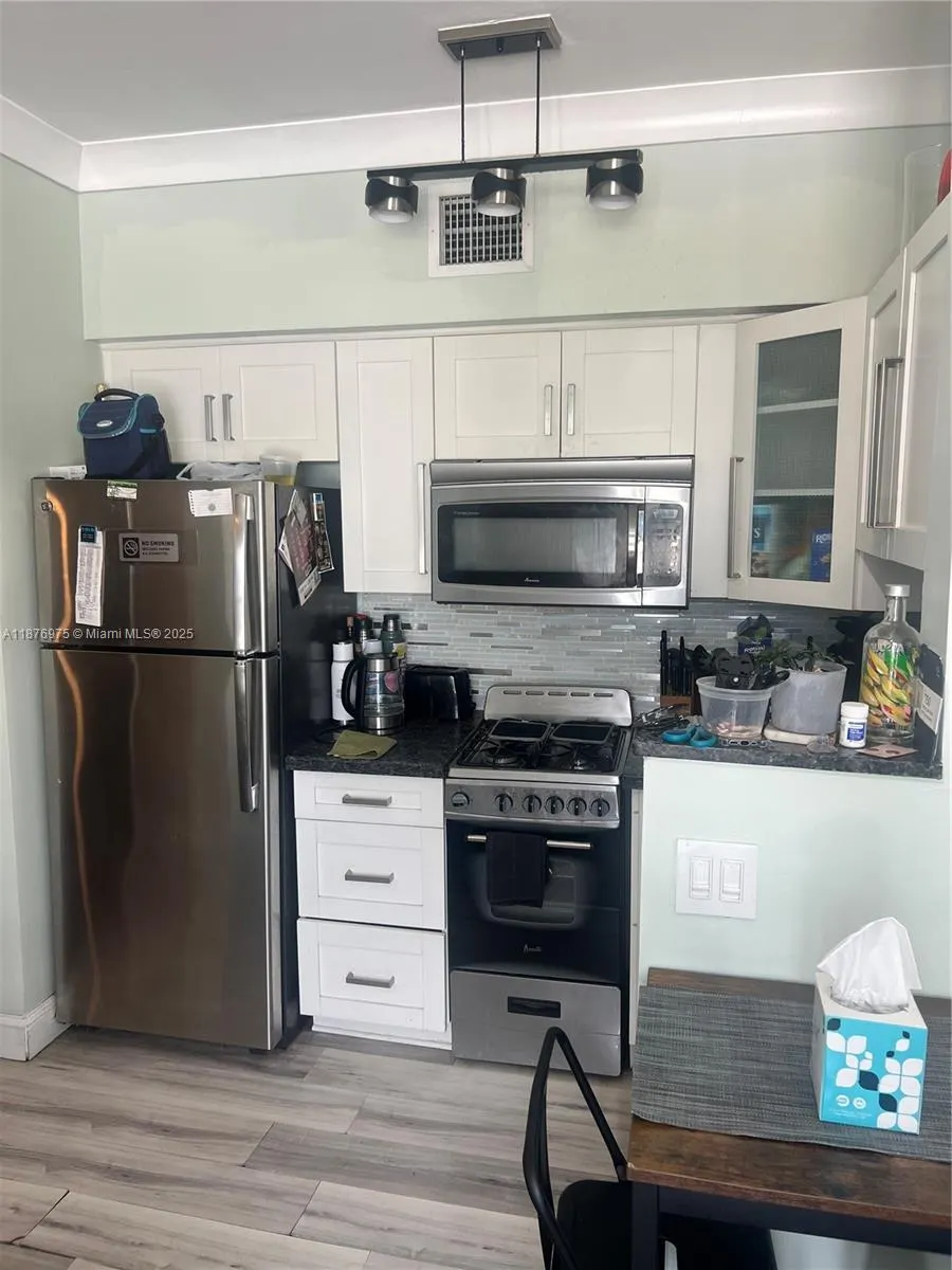 1320 Drexel Ave, #301