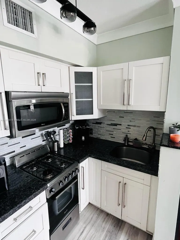 1320 Drexel Ave, #301