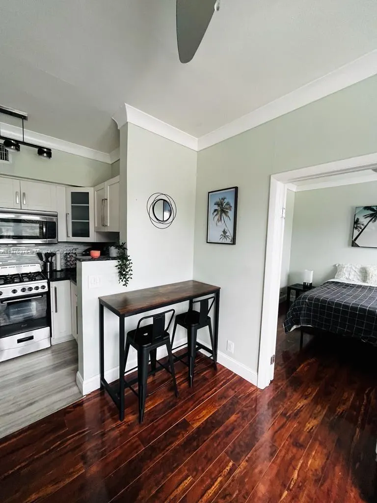 1320 Drexel Ave, #301