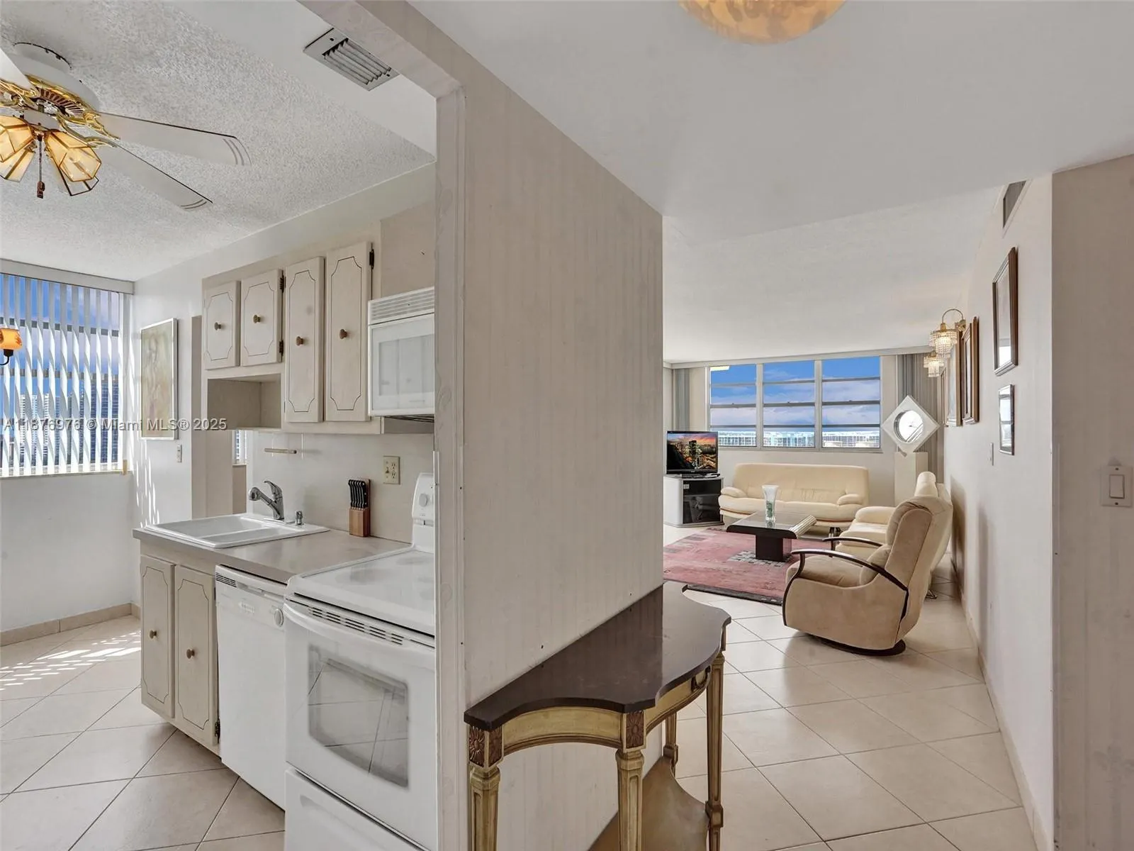 1833 S Ocean Dr, #1511