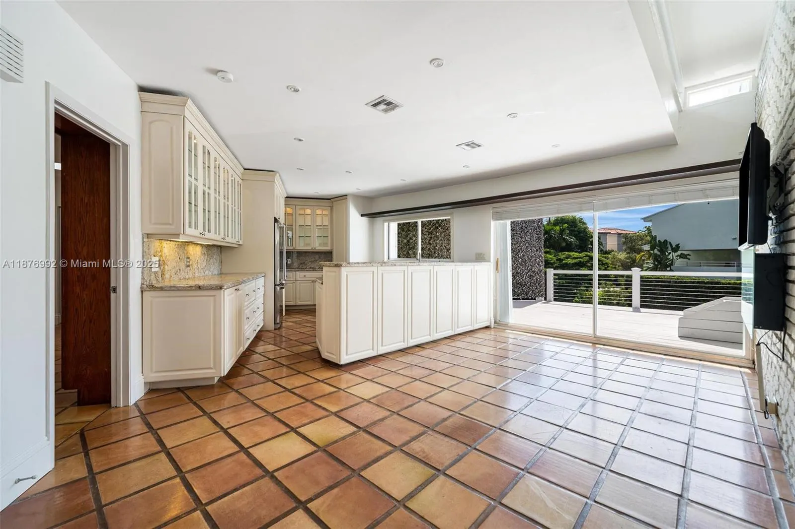 2120 S Bayshore Dr