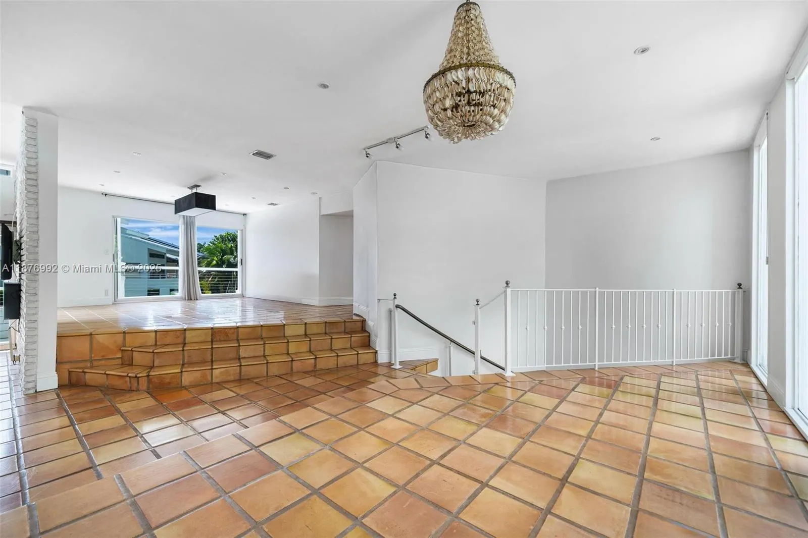 2120 S Bayshore Dr