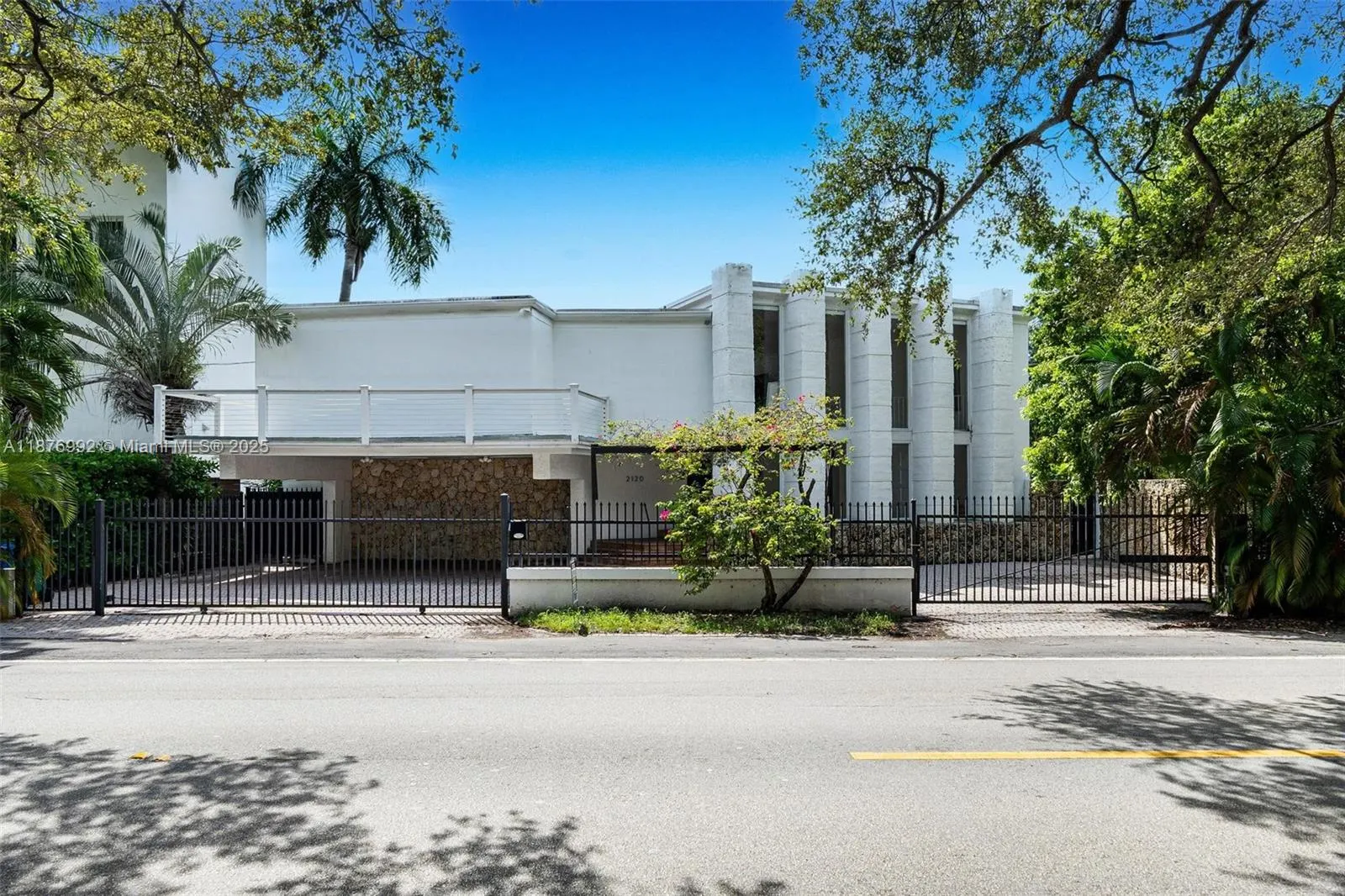 2120 S Bayshore Dr
