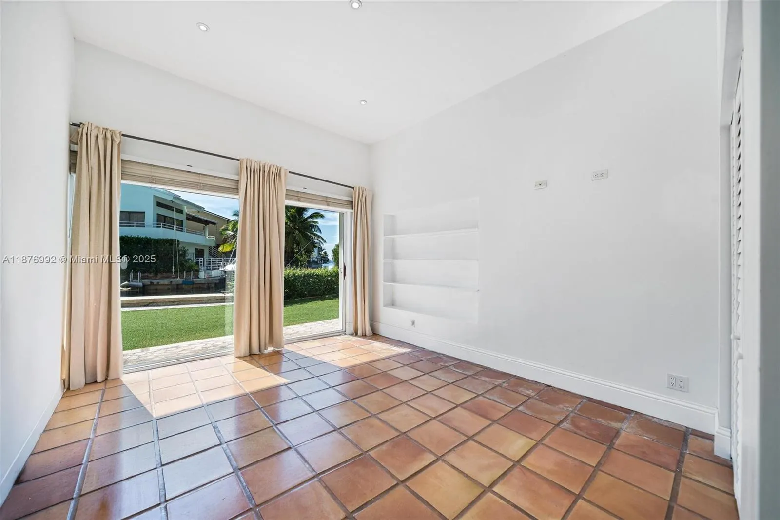 2120 S Bayshore Dr