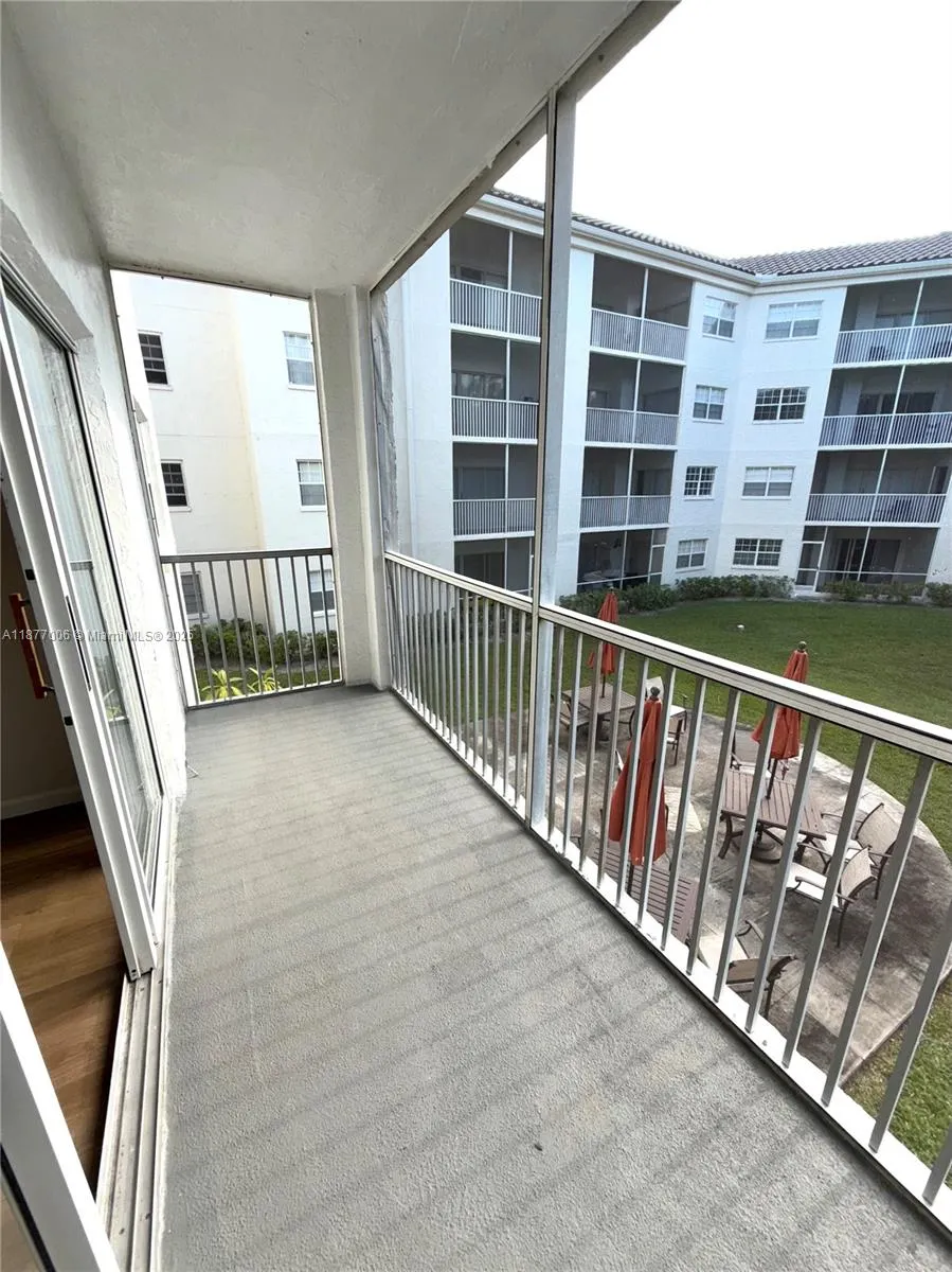 2855 W Commercial Blvd, #249