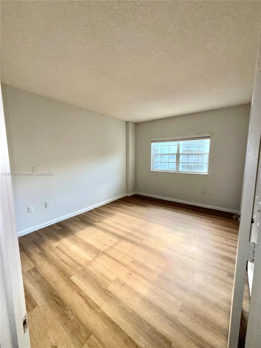 2855 W Commercial Blvd, #249