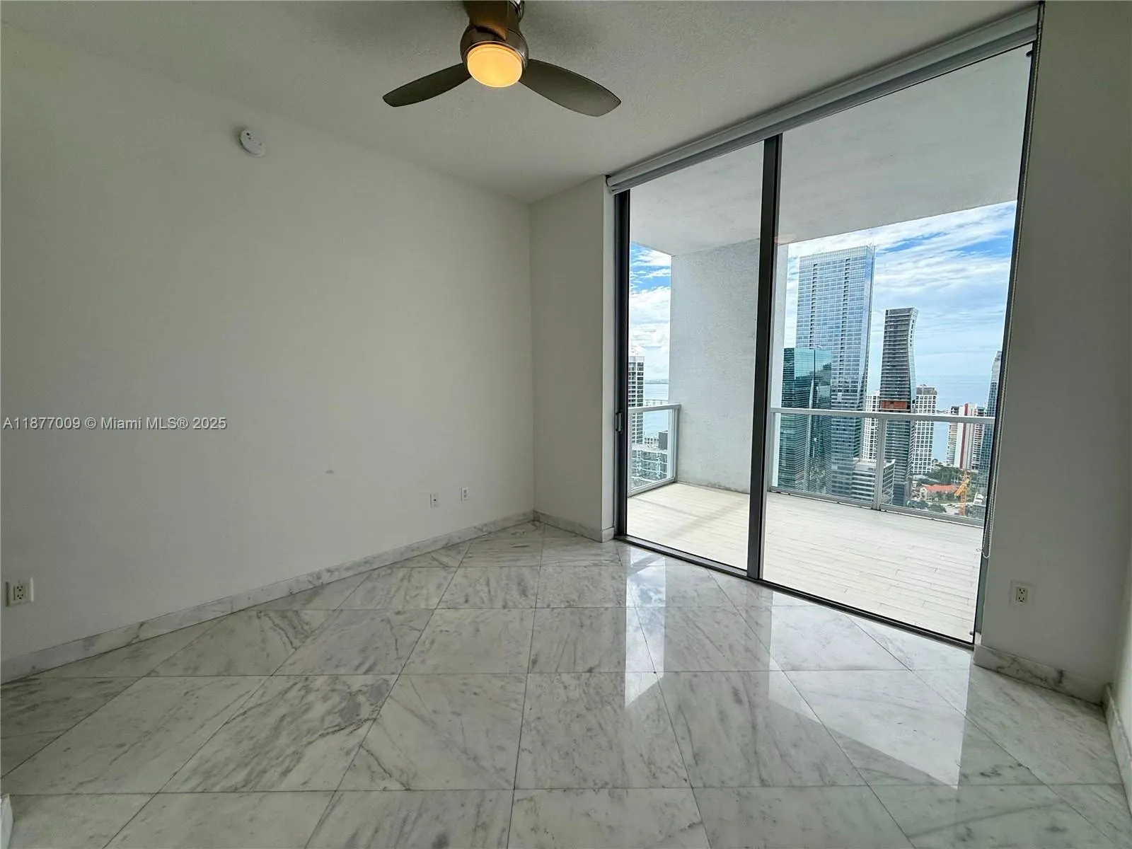 1060 Brickell Ave, #4305