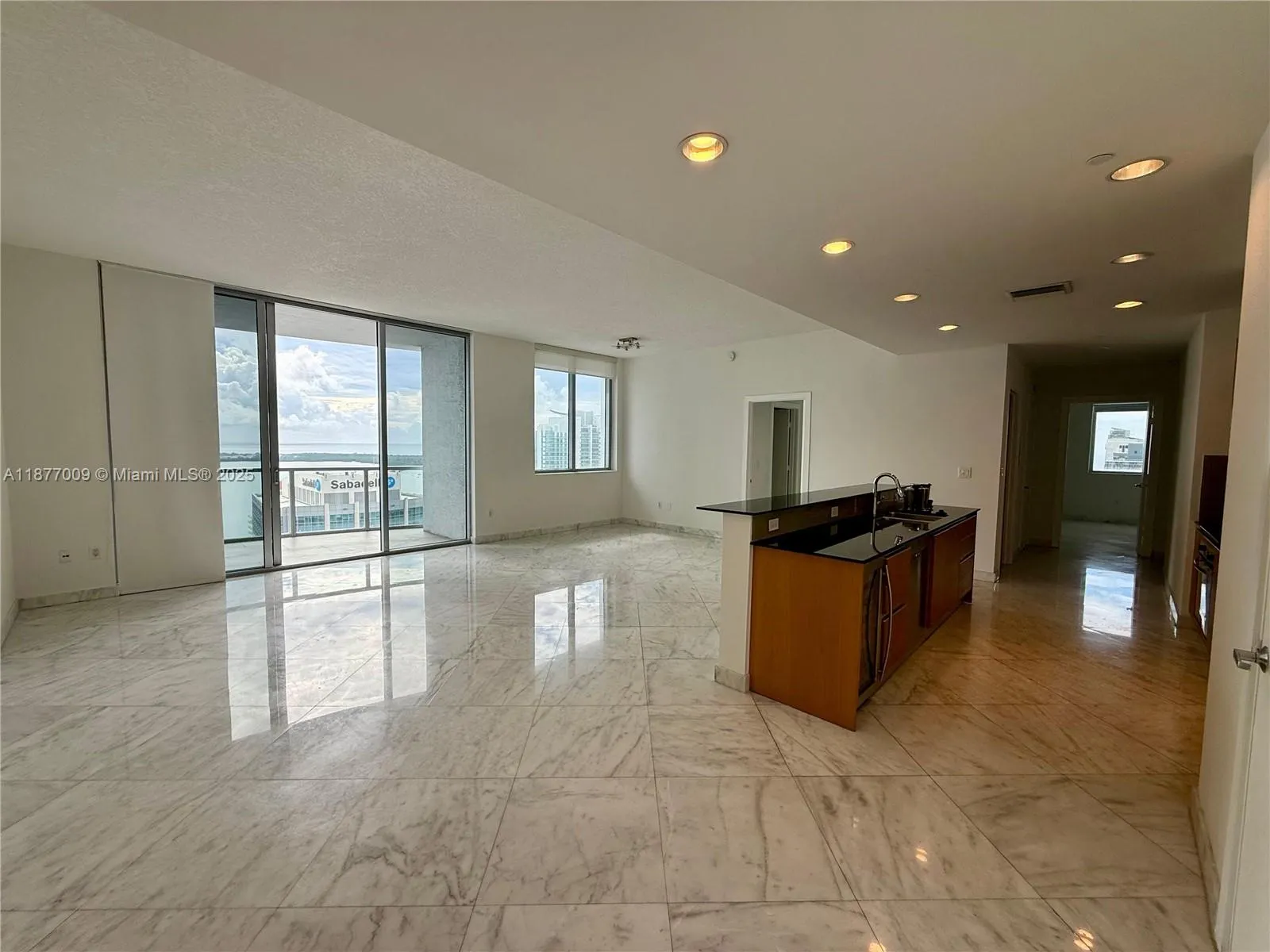 1060 Brickell Ave, #4305