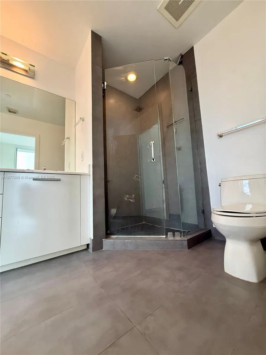 1060 Brickell Ave, #4305