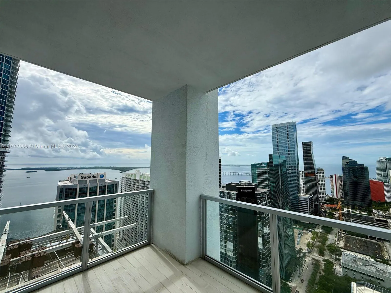 1060 Brickell Ave, #4305