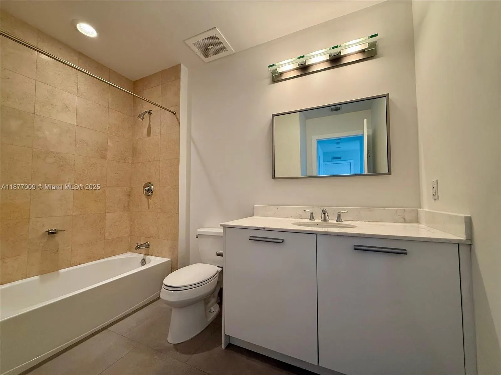 1060 Brickell Ave, #4305