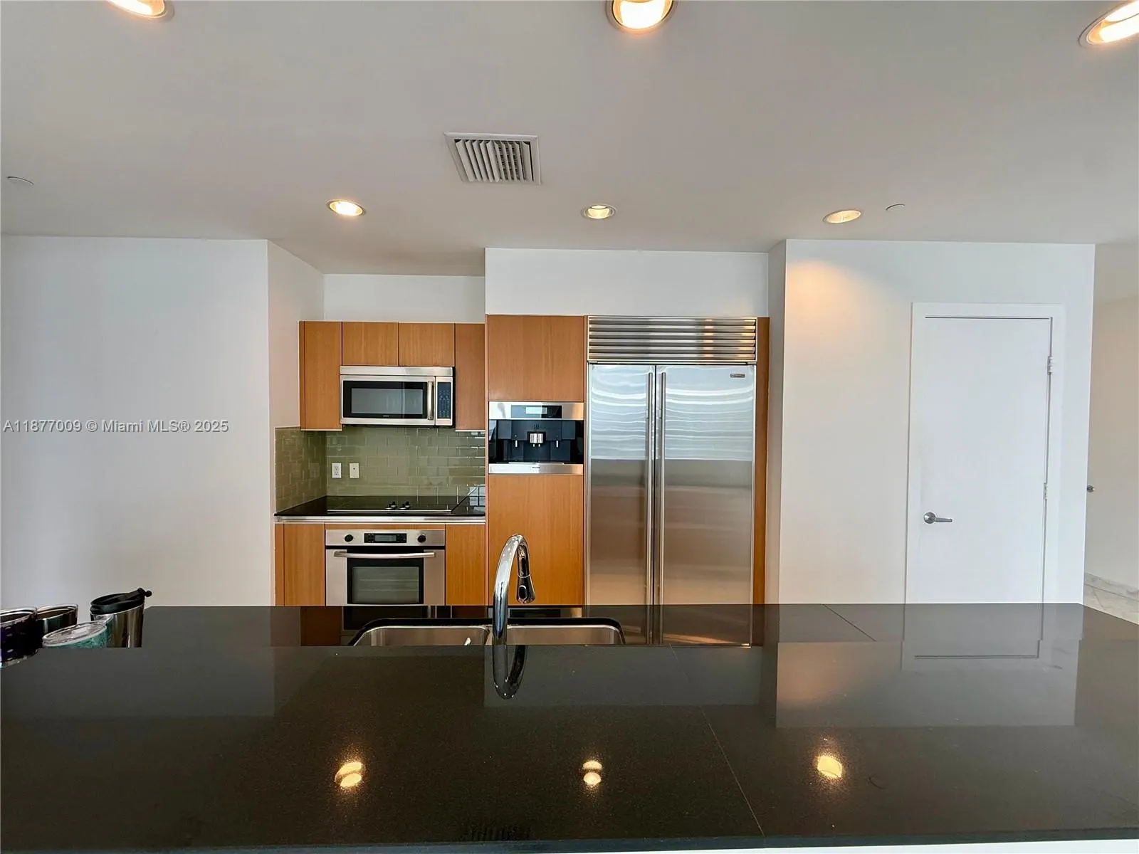 1060 Brickell Ave, #4305